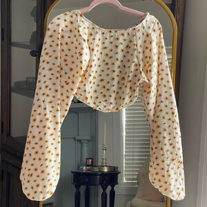 NWT WeWoreWhat Ditsy Billow Sleeve Boho Floral Daisy Cropped Open Back Blouse XS
